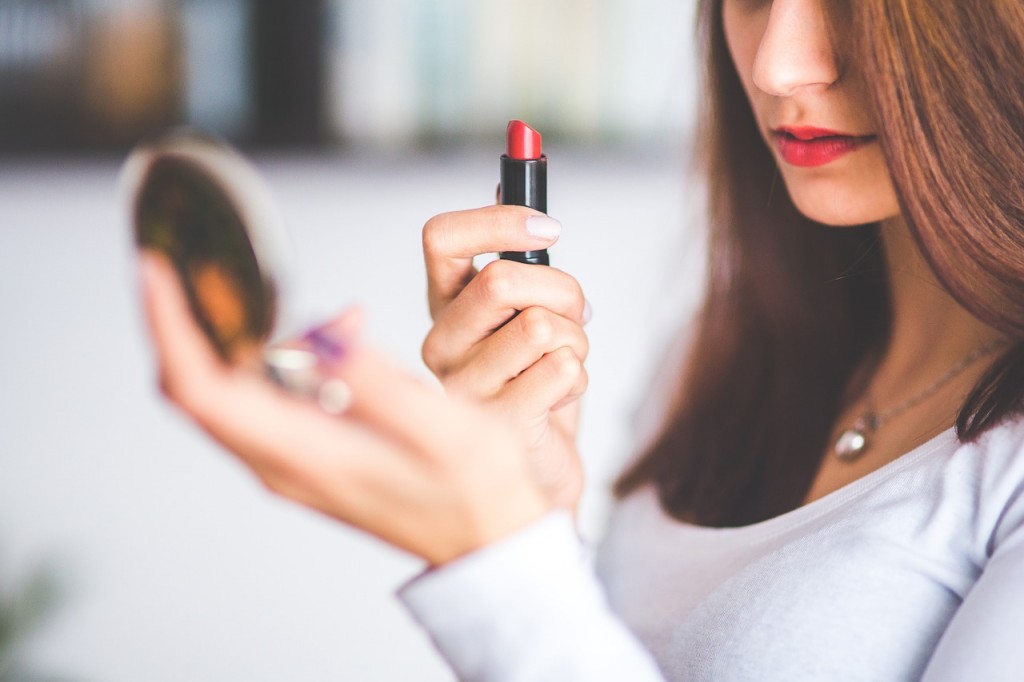 lipstick-woman